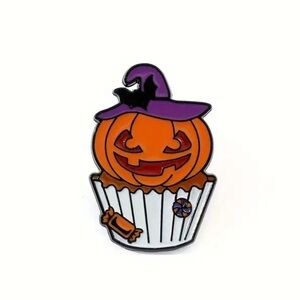 Pumpkin cupcake enamel pin